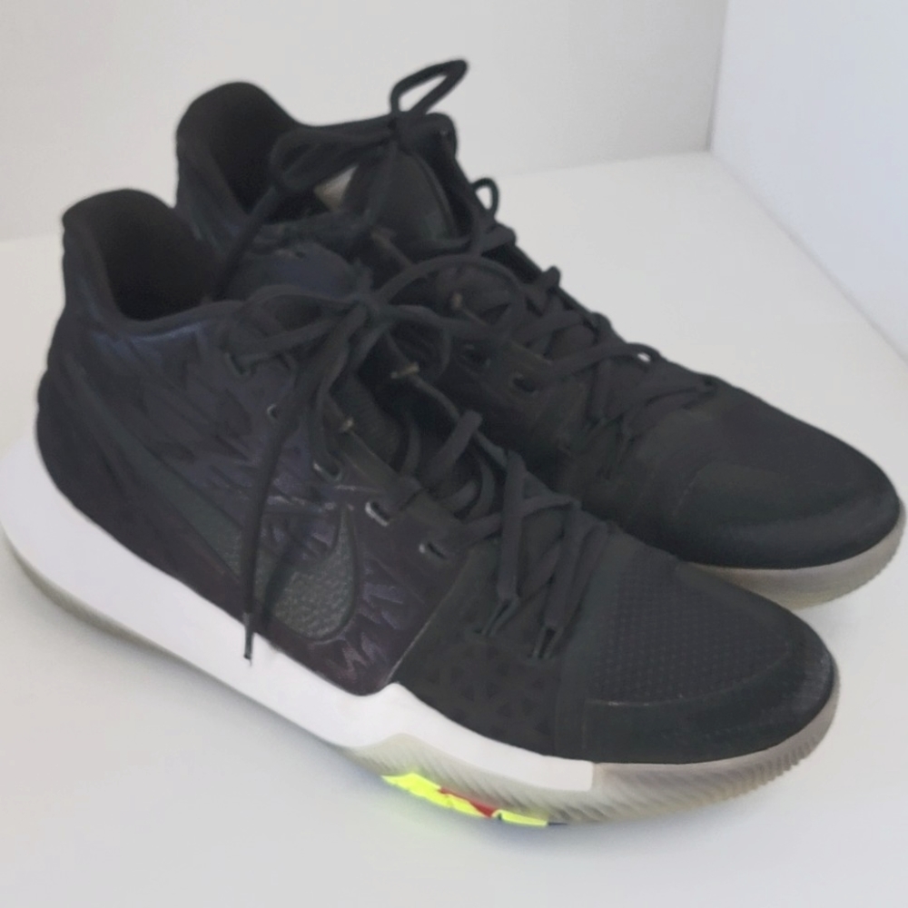 Nike Kyrie 3Black Multi-Color 852395-009 (Men's size 11)
